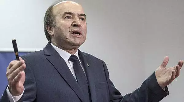 Tudorel Toader, despre barierele in calea candidaturii lui Iohannis: ,,Daca le trece atunci orice e posibil in Romania. Dar eu nu cred" 