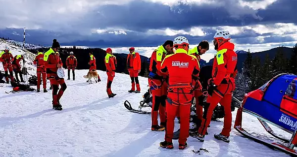 Turisti inghetati si epuizati fizic, salvati de la 2.000 de metri, in zona Saua Batrana din Bucegi VIDEO