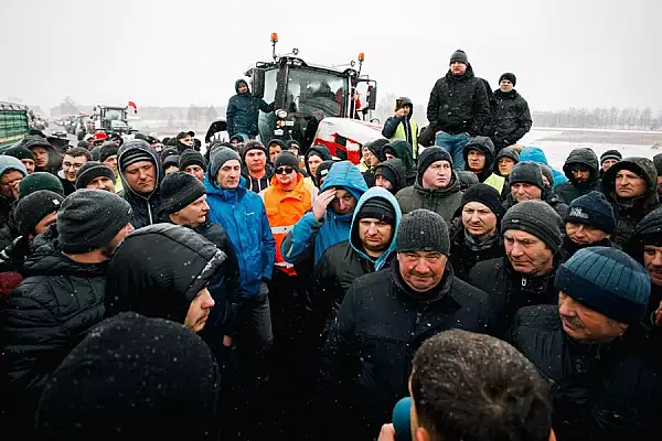 Ucraina anunta ca blocarea frontierei de catre agricultorii polonezi este o amenintare la adresa securitatii statului