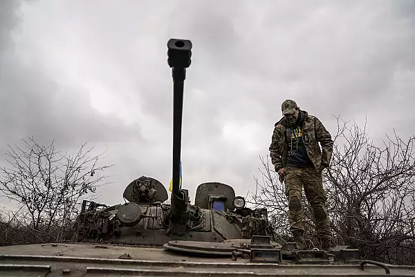 Ucraina risca sa piarda razboiul pana la sfarsitul anului, daca SUA nu trimit mai mult ajutor militar, avertizeaza directorul CIA