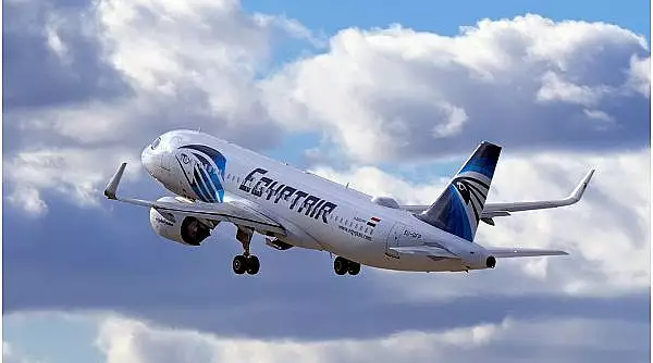 Un avion Egyptair, care zbura spre Moscova, a revenit la Cairo, dupa gasirea unui mesaj de amenintare