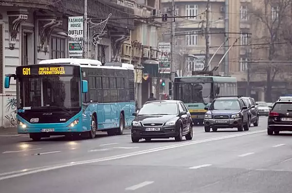 Un barbat a murit intr-un autobuz in Bucuresti. Politistii au deschis o ancheta