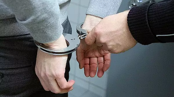 Un barbat de 30 de ani, urmarit international pentru trafic de droguri, a fost prins in Hateg