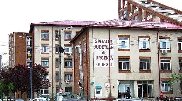 Un barbat internat la Spitalul Judetean Giurgiu a murit, dupa ce s-a aruncat de la etajul trei al cladirii: "A rupt geamul"