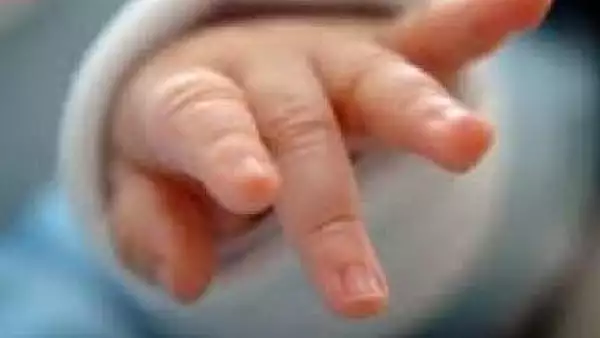 Un bebelus de doar sase saptamani infectat cu COVID, internat la Cluj 