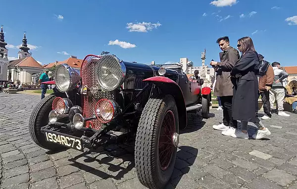 Un Bentley de o suta de ani, bijuteria pe patru roti care atrage toate privirile in Timisoara FOTO VIDEO