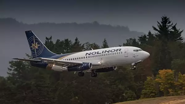 Un Boeing 737-200 al companiei canadiene Nolinor este cel mai vechi avion de pasageri din lume. De cand zboara