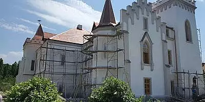 Un castel faimos din Transilvania a fost restaurat. Ajunsese o ruina, la un pas de prabusire FOTO