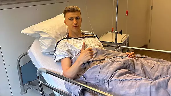 Un celebru fotbalist a fost operat de urgenta. Ce mesaj a transmis romanul de pe patul de spital
