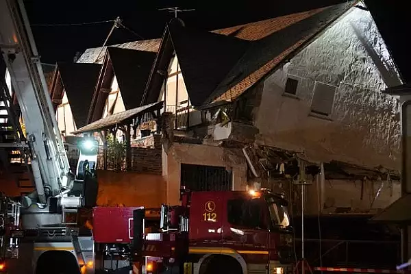 Un hotel din Germania s-a prabusit partial, in orasul Kroev. Noua persoane au fost ingropate sub daramaturi