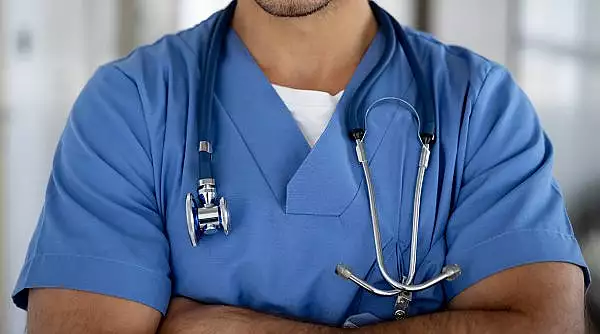 Un medic rezident, care a lucrat in 4 spitale din Franta, nu isi poate echivala munca in Romania din cauza birocratiei. ,,Refuz atat de multa umilinta"