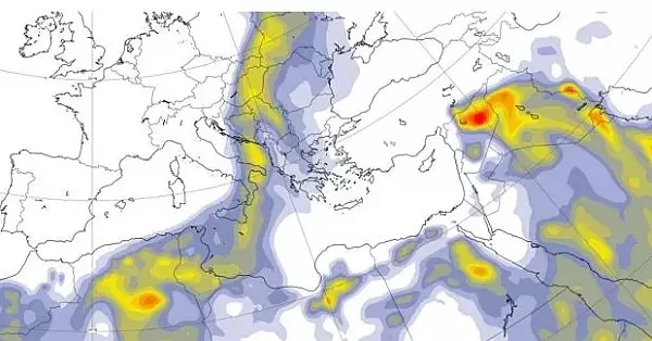 Un nou praf saharian deasupra Romaniei, in acest weekend, pana luni la amiaza