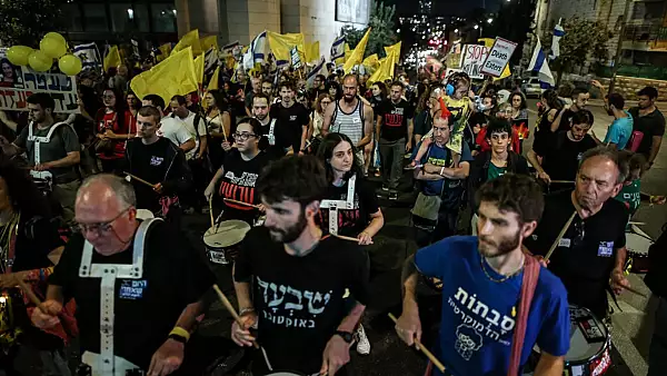 un-nou-test-pentru-premierul-israelului-zeci-de-mii-de-oameni-manifesteaza-impotriva-guvernului-netanyahu.webp