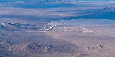 Un pilot american a surprins o forma triunghiulara misterioasa in Zona 51, baza militara din desertul Nevada FOTO