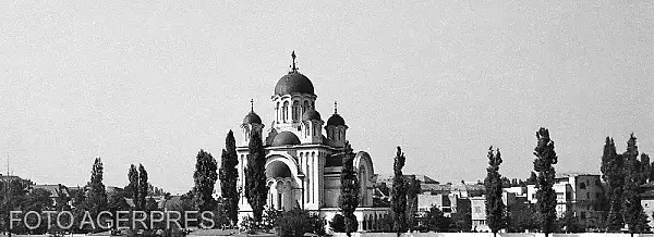 Un singur om a daruit Bucurestiului cele mai multe biserici. Capodopera sa este Biserica Manastirii Casin, primul lacas decorat doar in mozaic