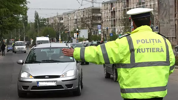 Un sofer a vrut sa scape de dosarul penal mituind un politist. El a fost prins beat la volan