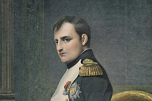 Un stra-stra nepot al imparatului Napoleon candideaza la Alegerile Europarlamentare. Vine cu un "discurs razboinic" la adresa Europei