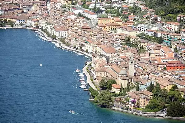 Un virus periculos a imbolnavit peste 900 de persoane in regiunea Lacului Garda din Italia. De la ce a pornit totul