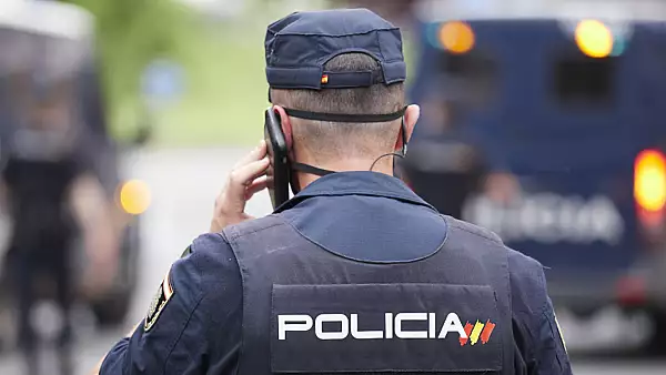 Urmarire ca in filme, in Spania: Doi hoti romani au izbit masina politiei dupa un jaf