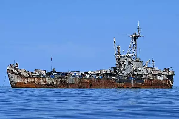 Urmatorul razboi major din Asia risca sa fie declansat din cauza unei nave de razboi ruginite, situata pe un recif disputat de China si Filipine