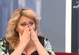 Vacanta de vedeta. Laura Cosoi, in lacrimi! Ce a emotionat-o pe frumoasa prezentatoare TV: "Imi aduce aminte..." /  VIDEO