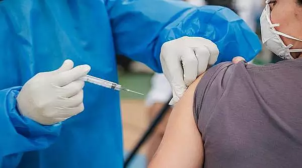 Vaccinarea anti-COVID-19 la medicul de familie a inceput cu stangul la Timisoara