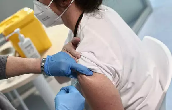 Vaccinarea anti-COVID a personalului medical, sistata la Madrid. Autoritatile acuza ,,o criza a vaccinurilor"