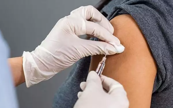Vaccinarea cu schema completa ofera o protectie de peste 90% fata de riscul de spitalizare, inclusiv pentru varianta Delta