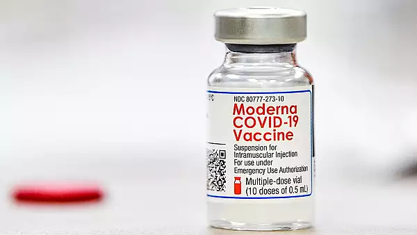 Vaccinul Moderna, adaptat special pentru tulpina Omicron, va intra in etapa testelor clinice. Cand va fi disponibil pentru populatie 