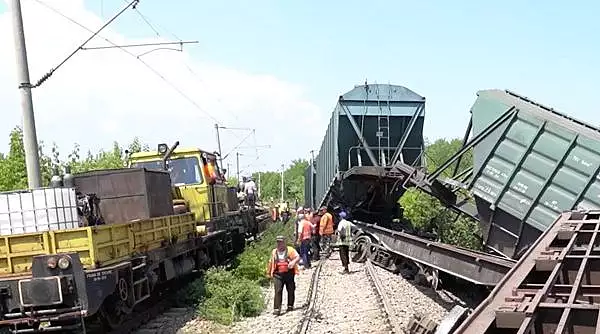 Vagoanele cu cereale din Ucraina sunt blocate. Linia ferata din Romania, avariata dupa ce un tren a deraiat