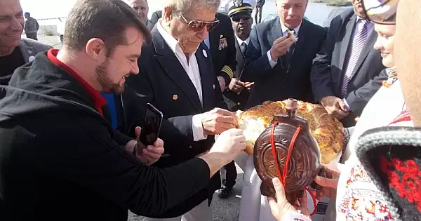 Vedete ,,vamuite" la Slatina.  Cine vine la festivalul ,,Oltenii si... restu' lumii"