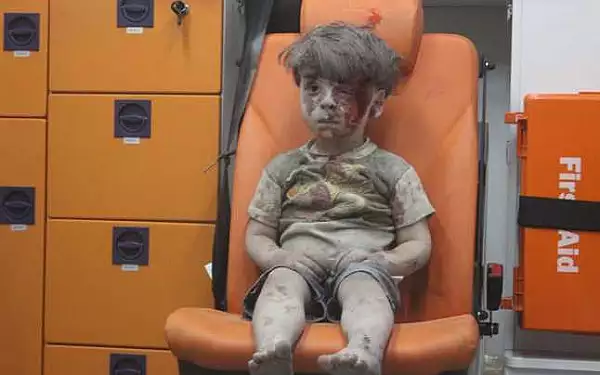 VIDEO Alex, de sase ani, din New York, ii cere lui Obama intr-o scrisoare
sa-l ajute sa-l primeasca pe micutul Omran din Alep in familia sa