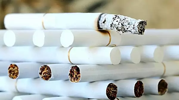 VIDEO/ Anul 2021 aduce taxe mai mari pentru fumatori. Cu cat va creste acciza la tigari in perioada urmatoare