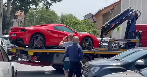 VIDEO Arad: Sofer de Ferrari, retinut dupa ce a fost prins la volan sub influenta drogurilor