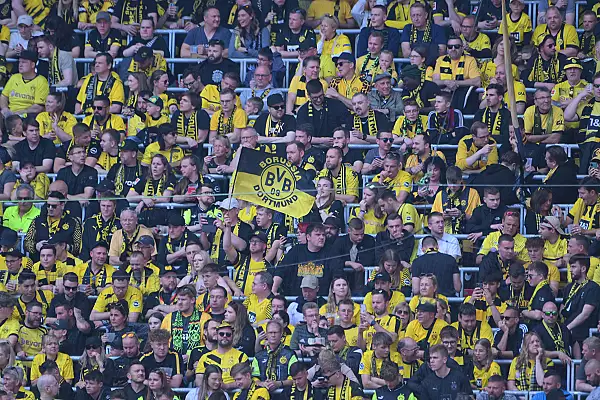 VIDEO Cum sa intri primul pe stadion la un meci de Champions League - Ipostaza in care a fost surprins un suporter al Borussiei Dortmund