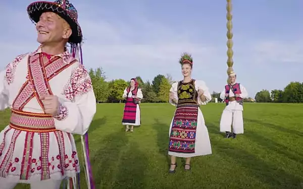 VIDEO Dansatorii de la Ansamblul ,,Doina Gorjului" au dansat ,,Jerusalema", pentru a promova judetul