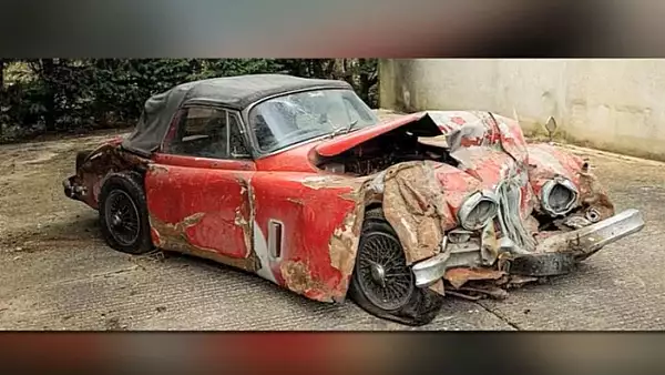 VIDEO | Jaguar vechi si lovit, vandut la pret de apartament de lux in Bucuresti