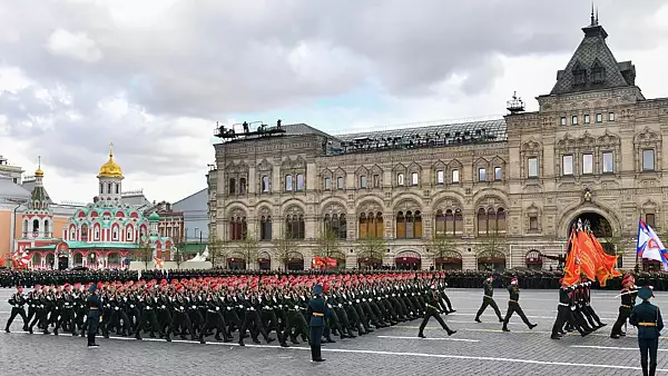 VIDEO | Parada militara fara aviatie, de 9 mai, la Moscova. Prin Piata Rosie au defilat doar trupele terestre