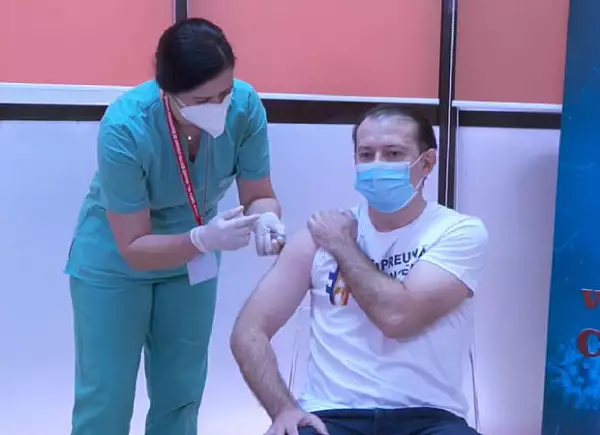VIDEO | Premierul Florin Citu s-a vaccintat impotriva COVID-19
