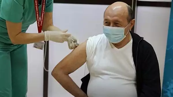 VIDEO Traian Basescu s-a vaccinat anti-Covid. Ca de obicei, fostul presedinte a fost pus pe glume