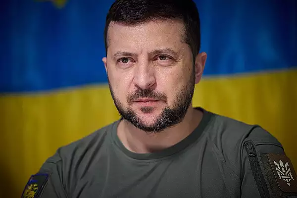 VIDEO Zelenski anunta ca fortele ucrainene au doborat sambata un bombardier rusesc deasupra Donetk