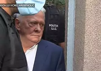 Viorel Hrebenciuc, ridicat de acasa de politisti, dupa ce a fost condamnat la inchisoare! Primele imagini cu politicianul in drum spre Penitenciarul Rahova / VI