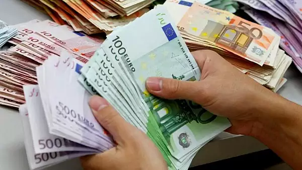 Visteria tarii, mai saraca: 2,6 miliarde de euro au iesit din rezervele valutare ale BNR intr-o singura luna!
