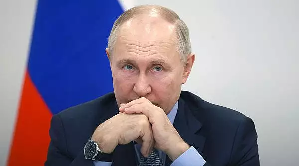 Vladimir Putin ar urma sa faca, marti, o vizita in Coreea de Nord, pentru prima data dupa 24 de ani