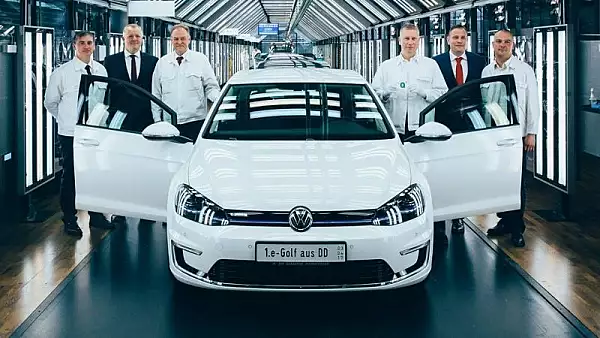 Volkswagen intinde o mana de ajutor angajatilor: ti-ai dori sa lucrezi la gigantul bavarez