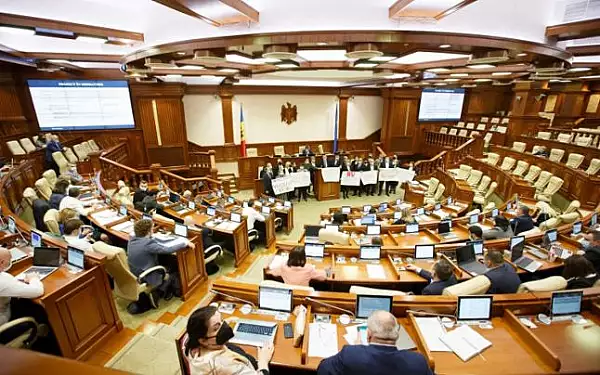 Vot final, cu protestul opozitiei, pentru modificarile la sistemul de pensii din R. Moldova
