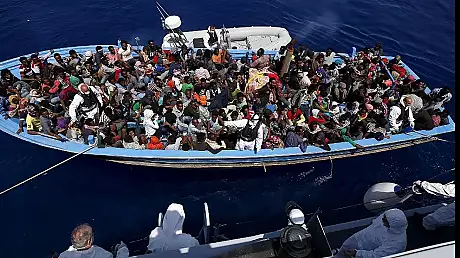 Vremea favorabila aduce alti 3.000 de refugiati pe Mediterana in Italia