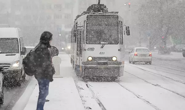 Vremea se schimba radical. Un val de ploi si ninsori loveste Romania, anuntul ANM despre ce ne asteapta