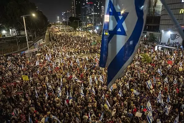 Zeci de mii de israelieni au protestat din nou, cerand un acord cu Hamas pentru ostatici: ,,Nu ii vom abandona"