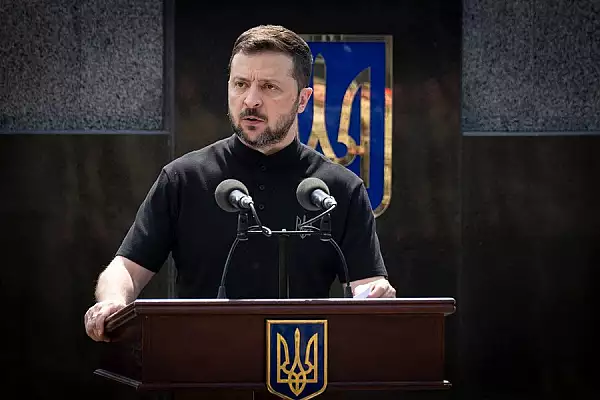 Zelenski, vizita in regiunea Donetk, alaturi de noul comandant al fortelor comune: ,,Solutiile nu se vad de la Kiev" VIDEO
